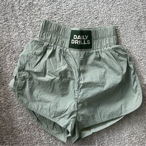 Daily Drills poplin mint green shorts size small